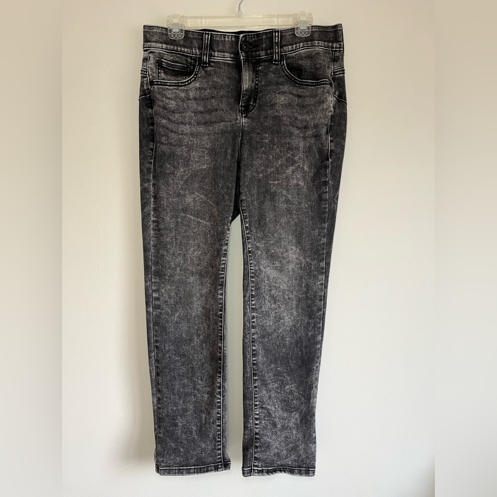 Torrid. Black Distressed Wash Bombshell Straight Super-soft. Size 14S.